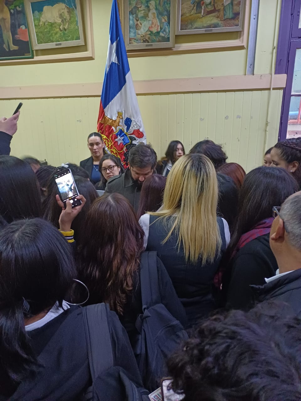 DESTACADO DESEMPEÑO DEL ESTUDIANTADO EN LOS TALLERES L1 DURANTE EL CONVERSATORIO CON EL PRESIDENTE